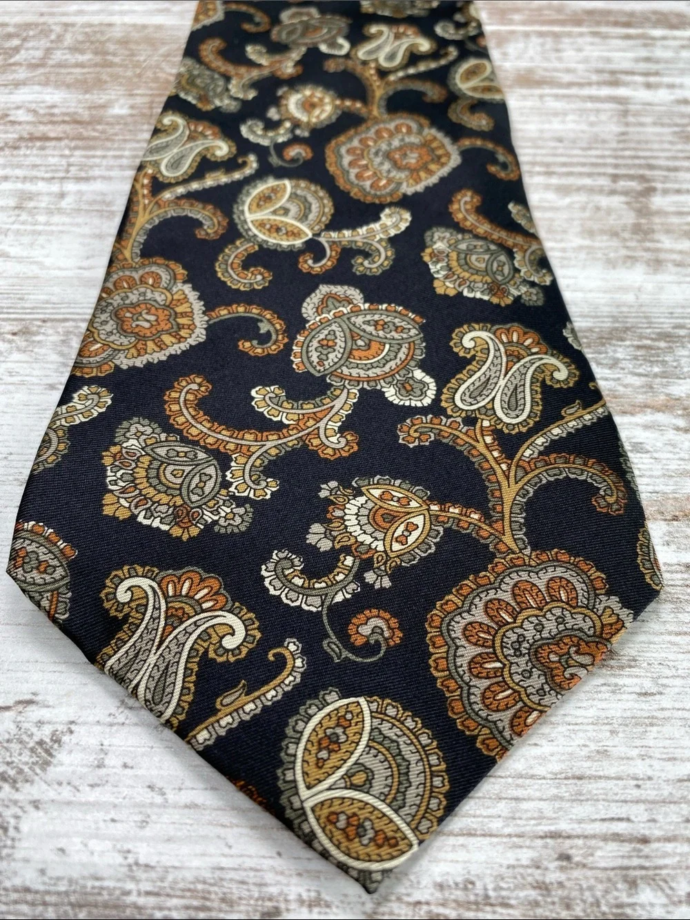 Vintage Gino Pompeii Italian Silk Tie Black Paisley Floral Necktie USA 55x4
